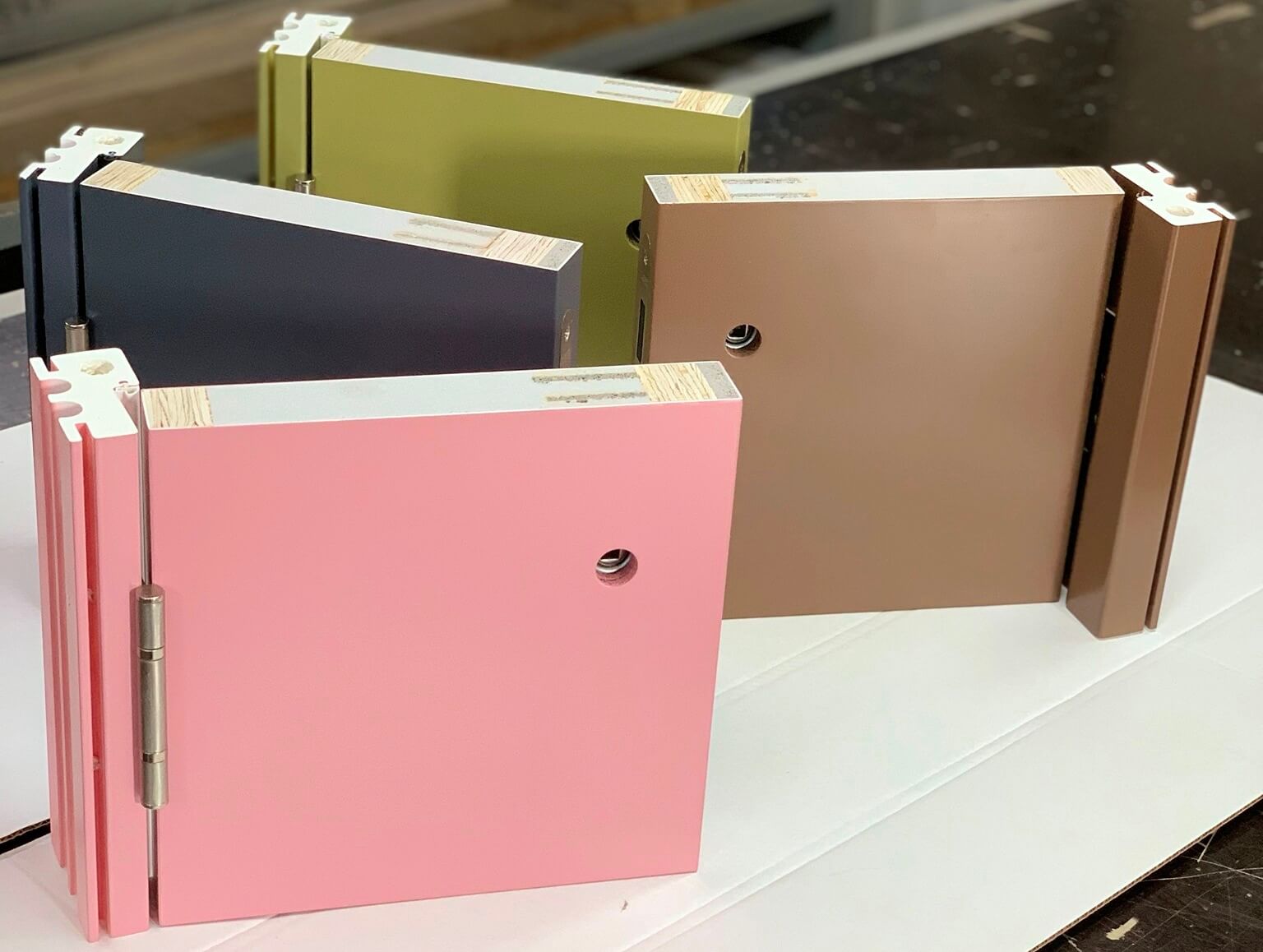 Деталь фурнитуры двери